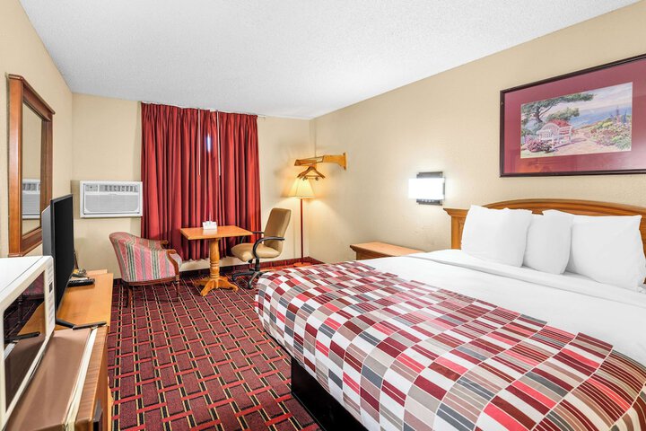 Room 18 of 29