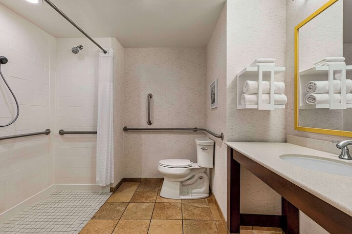 Hampton Inn & Suites Pittsburgh / Waterfront-West Homestead