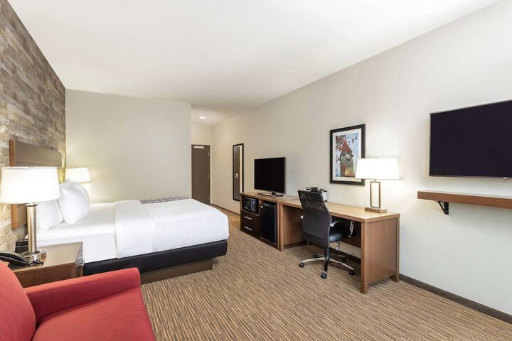 Room 34 of 50