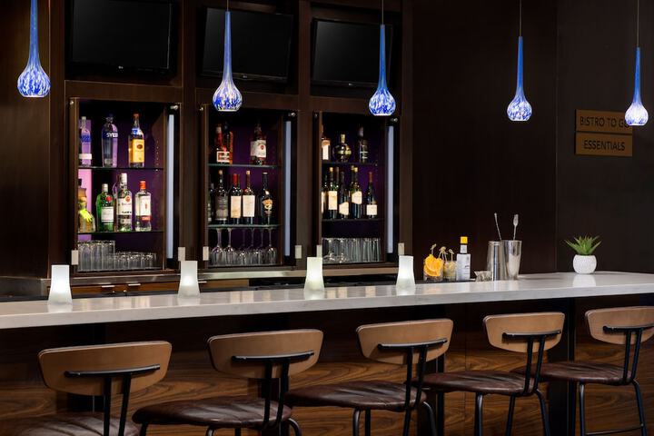 Lounge 61 of 65