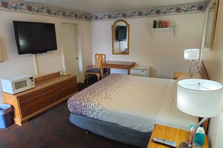 Room 15 of 28