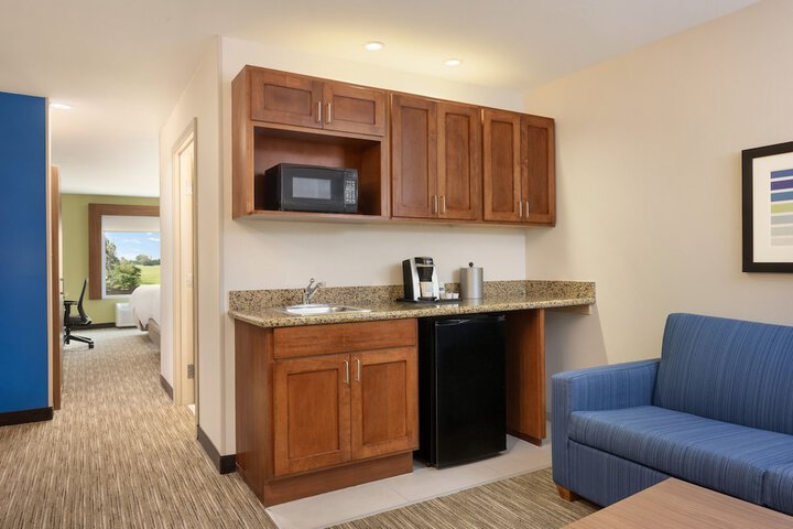 Holiday Inn Express Inn & Suites Searcy by IHG
