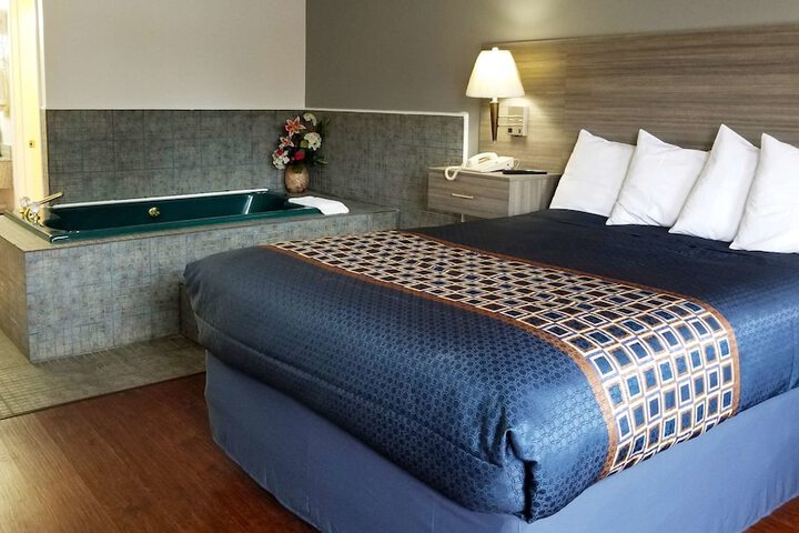 Room 21 of 21