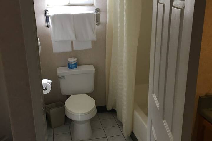 Room 13 of 37