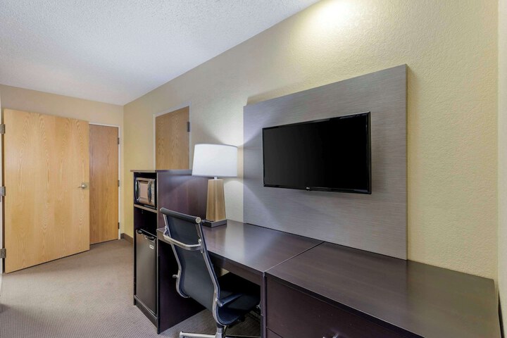 Room 13 of 38