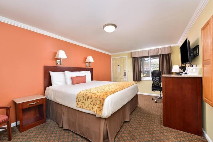 Room 14 of 24