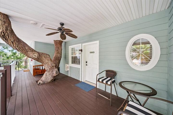 Seaglass Inn