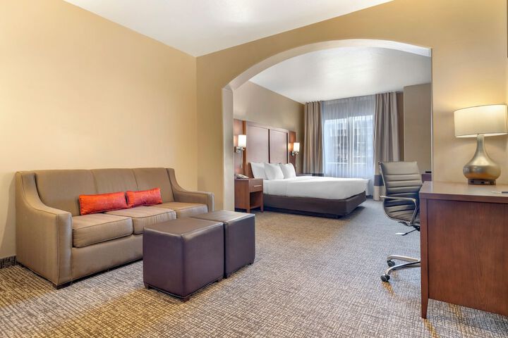 Room 8 of 17