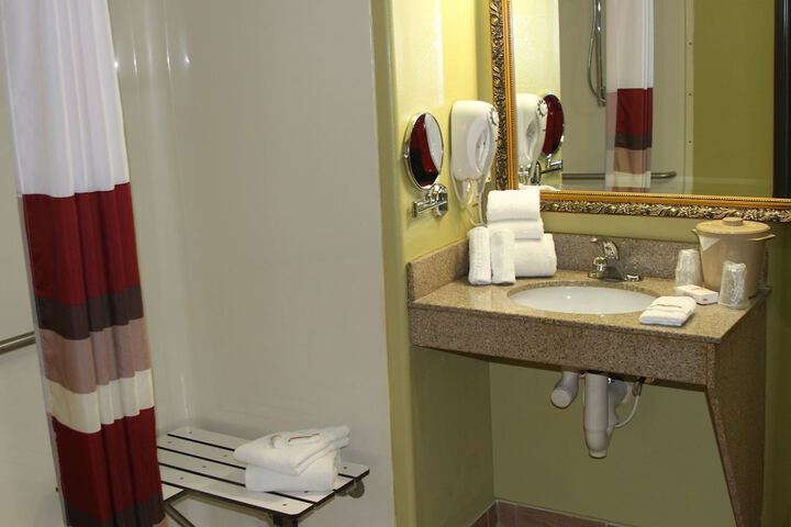 Room 10 of 27