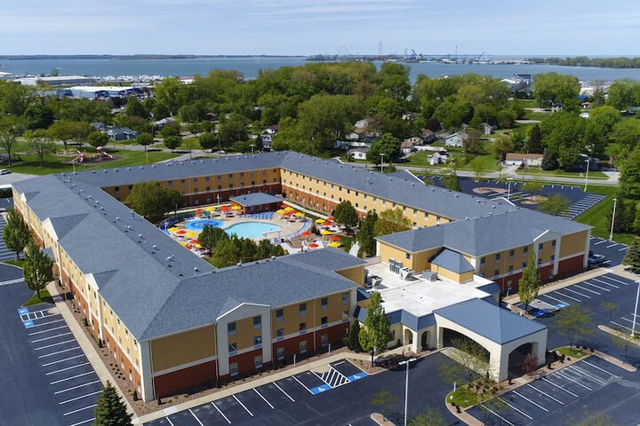 Cedar Points Express Hotel