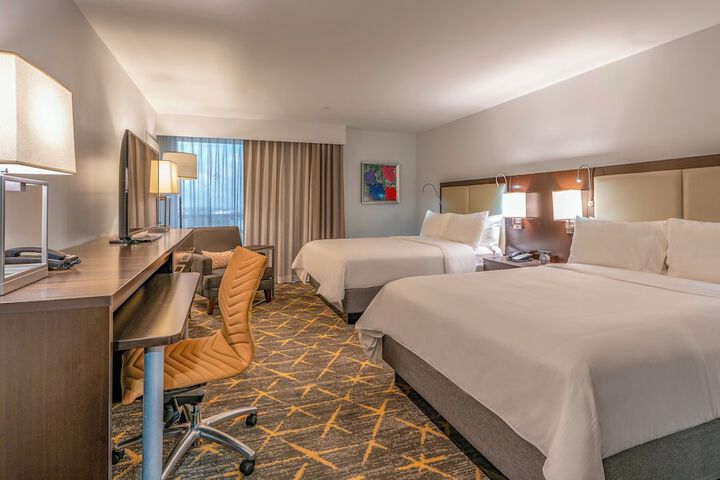 Room 32 of 77