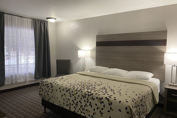 Room 9 of 30