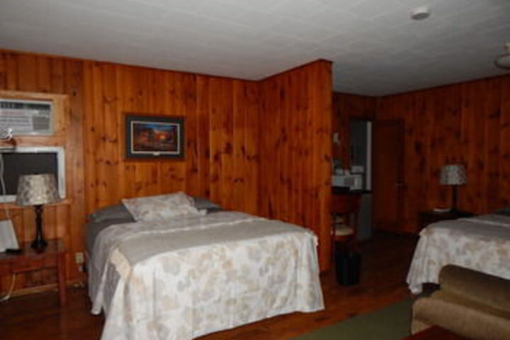 Brookside Motel