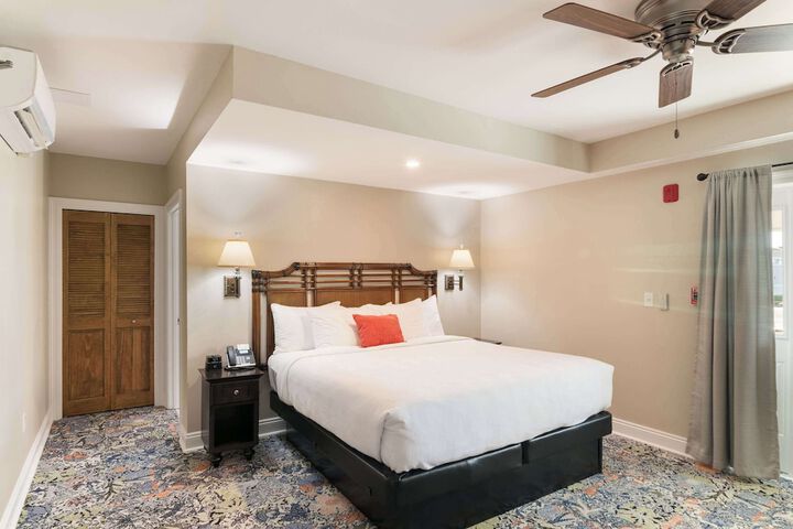 Room 32 of 113