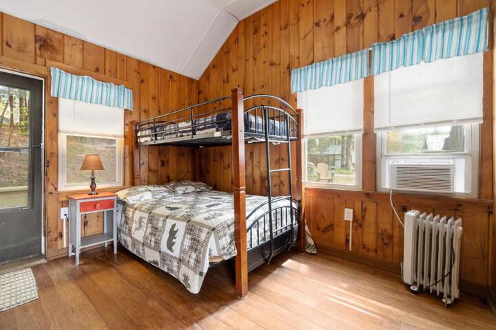 Hide-A-Way Waterfront Cottages