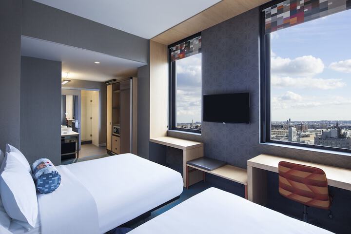 Aloft by Marriott Long Island City-Manhattan View