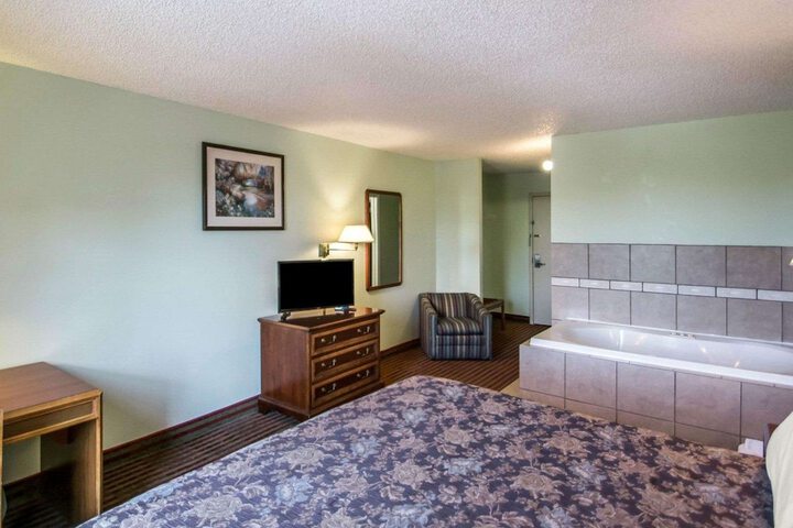 Room 18 of 29