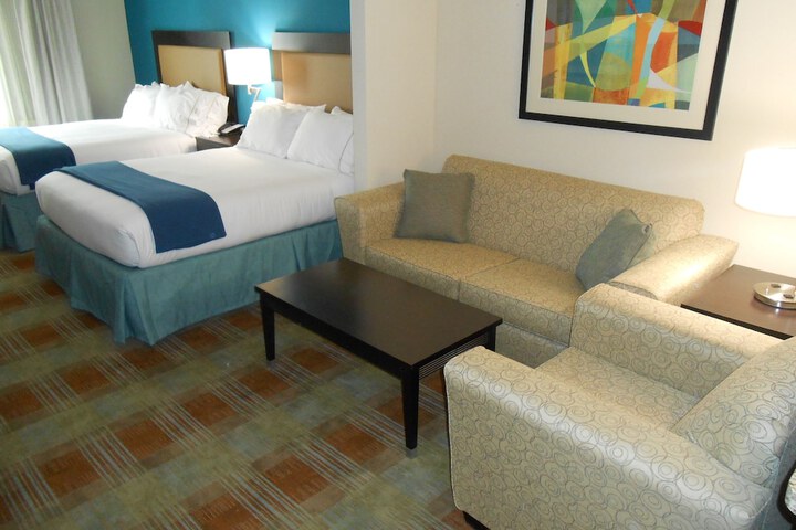 Room 16 of 36