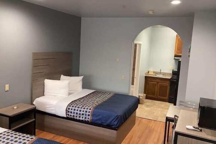 Room 28 of 32