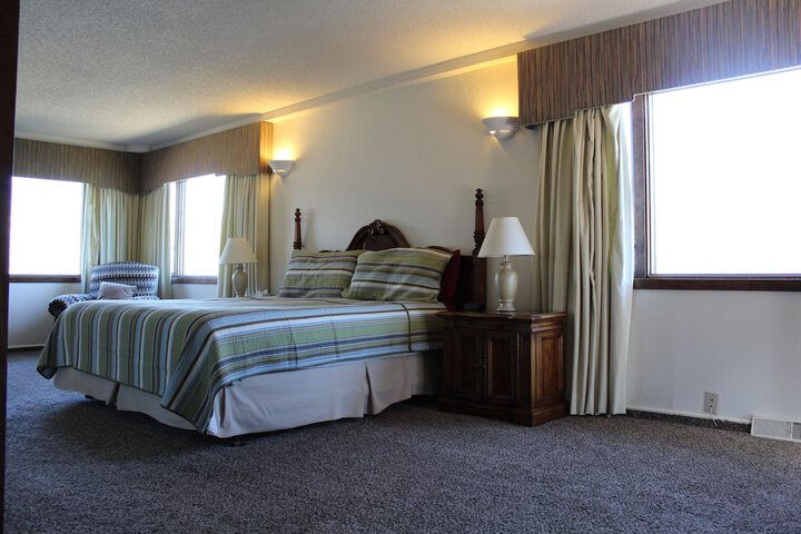 Room 105 of 119