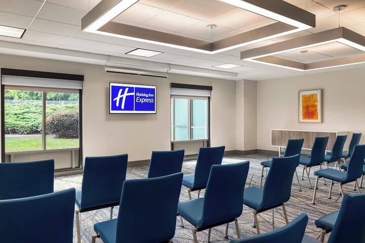 Holiday Inn Express & Suites Hagerstown by IHG