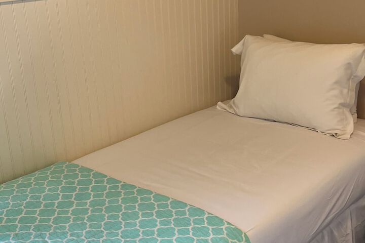 Room 21 of 28