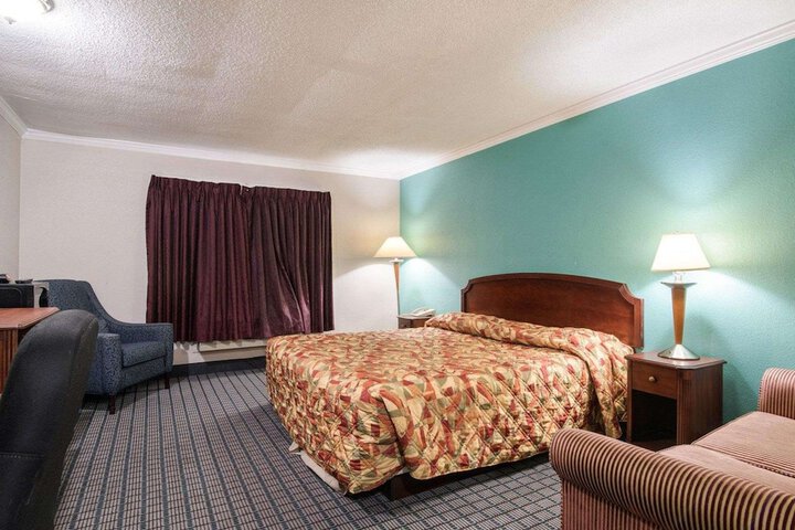 Room 26 of 32