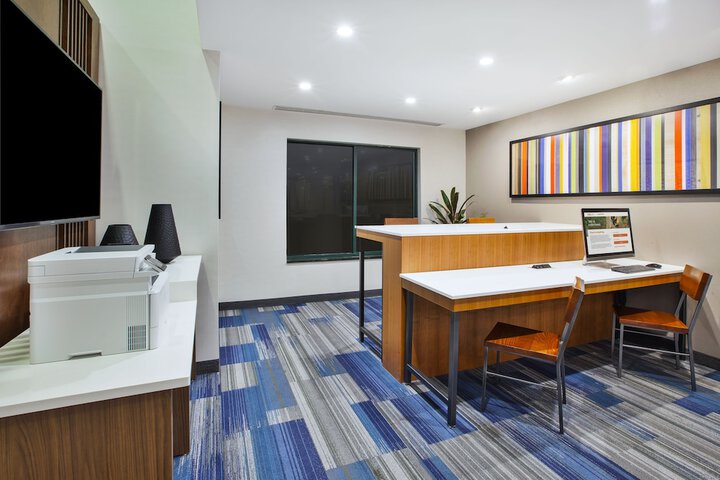 Holiday Inn Express Hotel & Suites Rochester - Victor by IHG