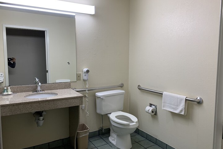 Room 15 of 24