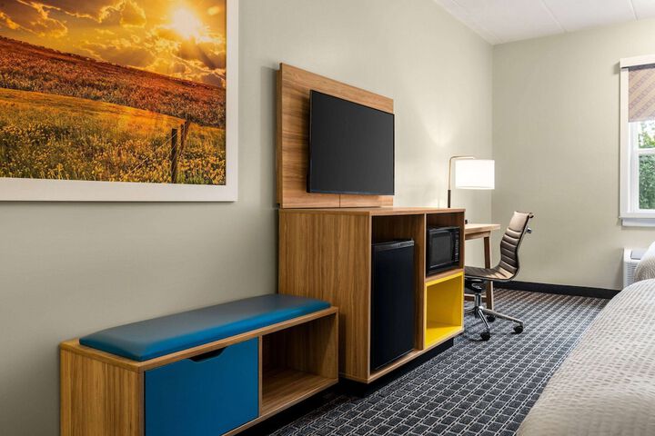 Room 42 of 49