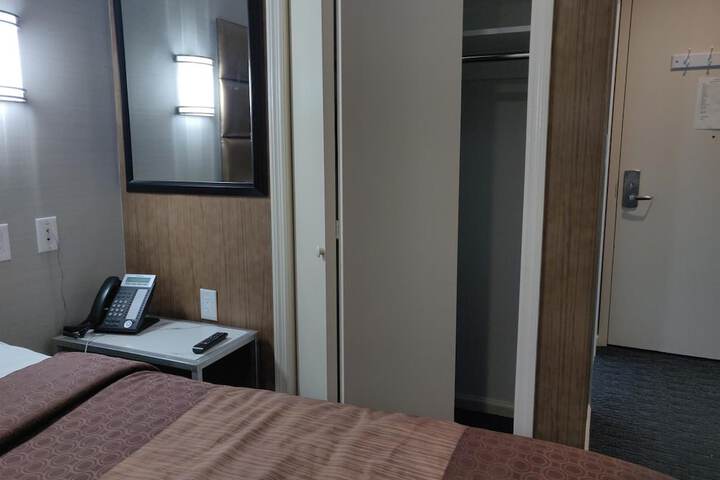 Hotel Key LaGuardia Airport