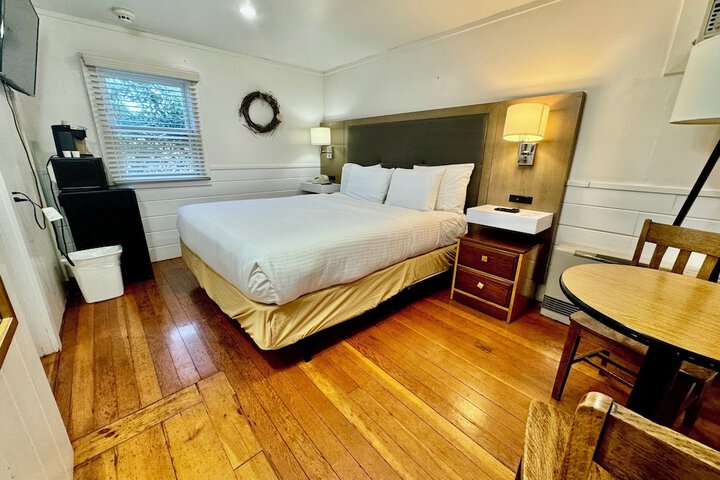 Room 34 of 73