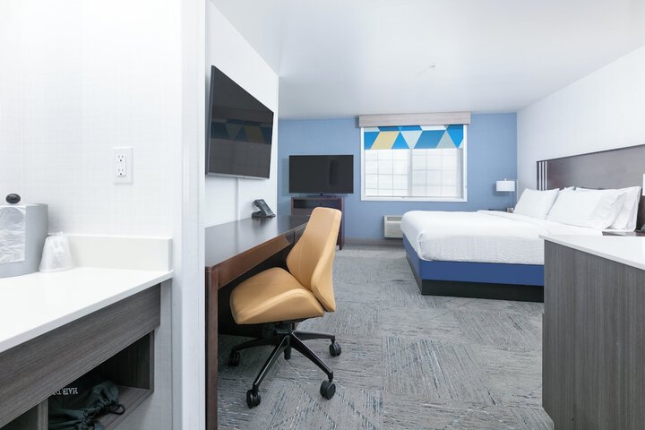 Room 43 of 72
