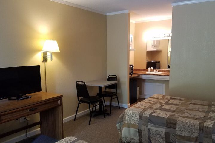 Room 25 of 54