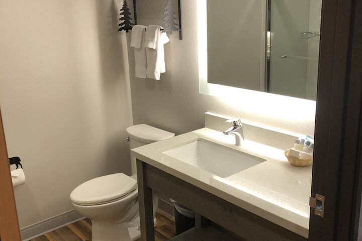 Room 42 of 61