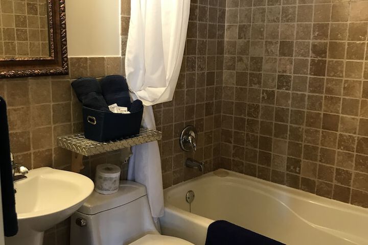 Room 16 of 60