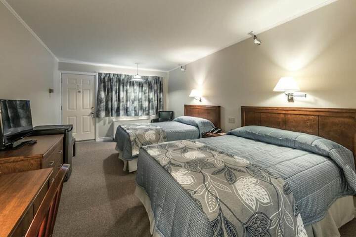 Room 9 of 28