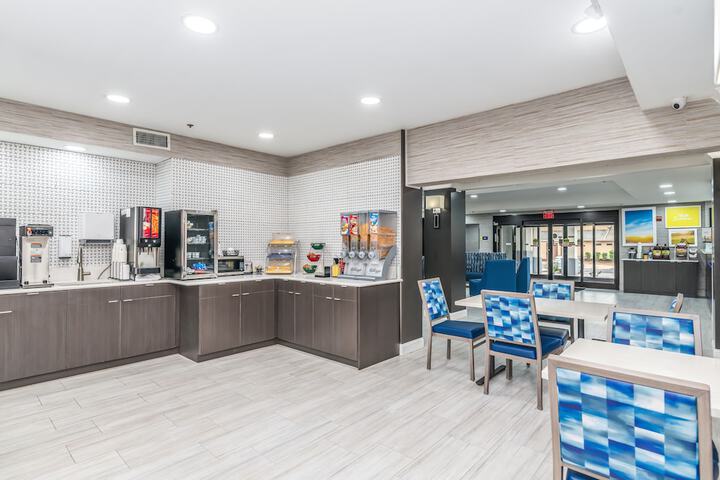 Days Inn & Suites by Wyndham Prattville-Montgomery