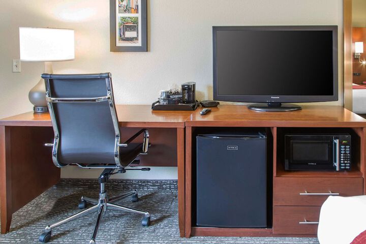 Comfort Inn and Suites San Francisco Airport North