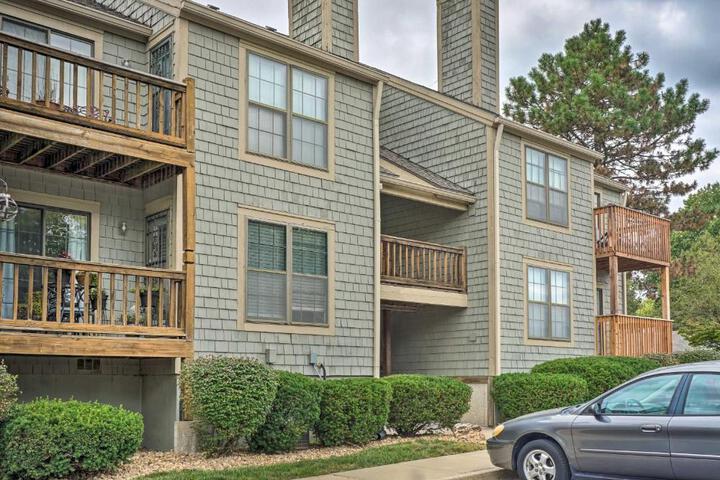 Shawnee Condo 10 Mi to Downtown Kansas City!