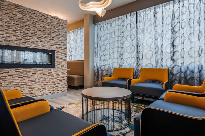 Best Western Plus Bloomington East Hotel