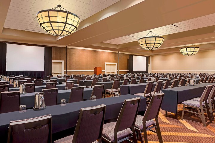 Sheraton Overland Park Hotel at the Convention Center