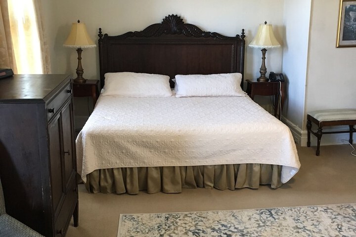 Room 18 of 19