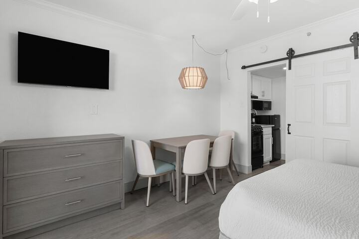 Room 104 of 273