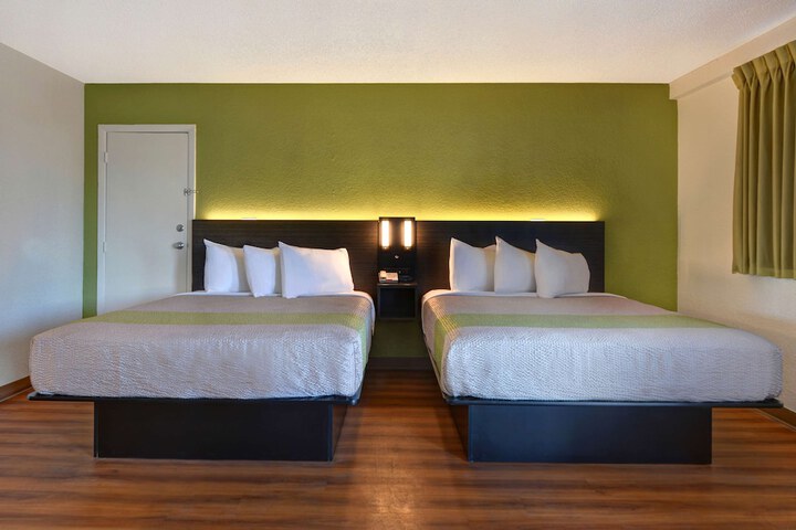 Room 15 of 43