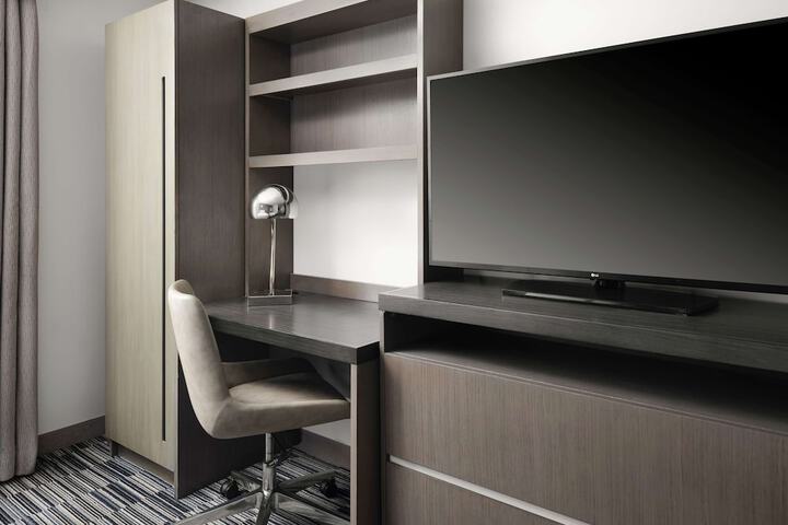 Room 17 of 36
