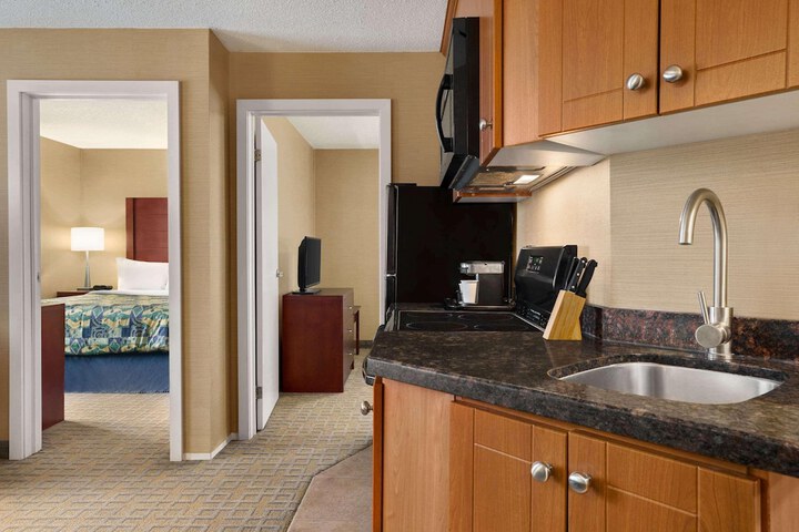 Room 16 of 29