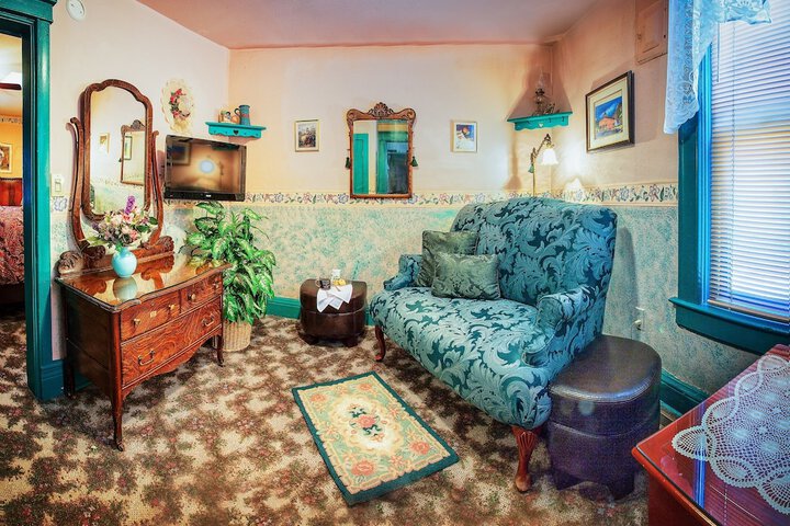 Room 43 of 59