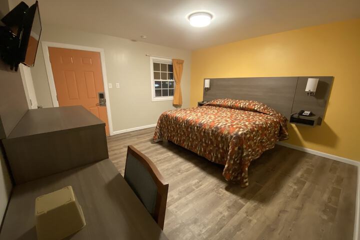 Room 6 of 15