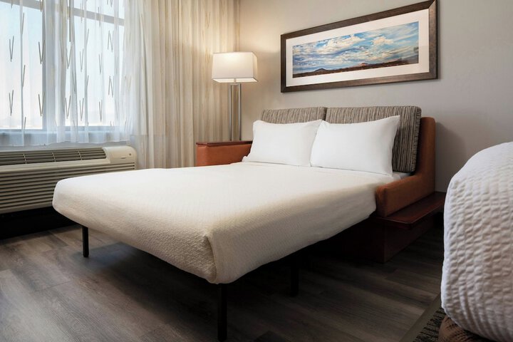 Room 20 of 65